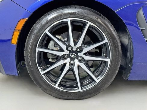 Used 2023 Toyota GR86 RWD image 11