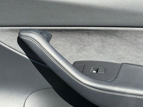 Used 2022 Tesla Model Y Performance image 37