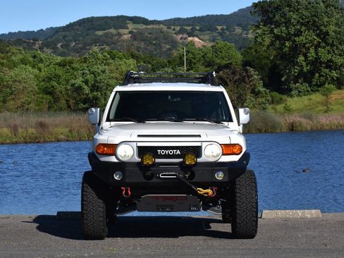 Used 2010 Toyota FJ Cruiser 4WD image 5