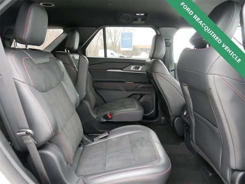 Used 2025 Ford Explorer ST image 9