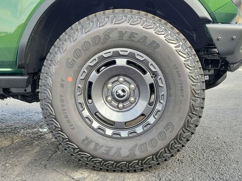 New 2025 Ford Bronco Badlands w/ Sasquatch Package image 9