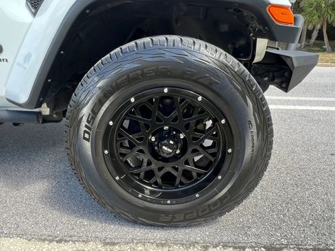 Used 2020 Jeep Gladiator Sport w/ Quick Order Package 24S image 55