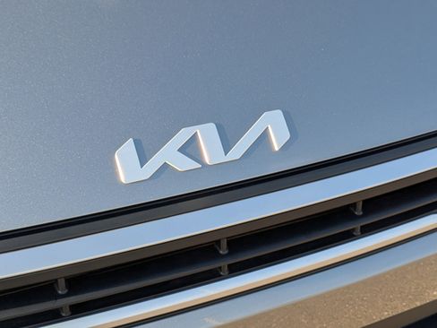 New 2025 Kia K4 LXS image 11