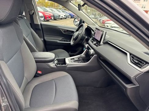 Used 2023 Toyota RAV4 LE image 19