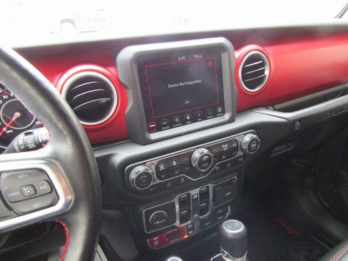 Used 2021 Jeep Wrangler Unlimited Rubicon image 29