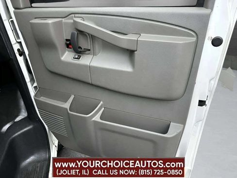 Used 2016 Chevrolet Express 2500 image 21