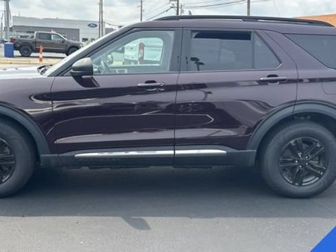 Used 2022 Ford Explorer XLT w/ Equipment Group 202A AWD/4WD image 9