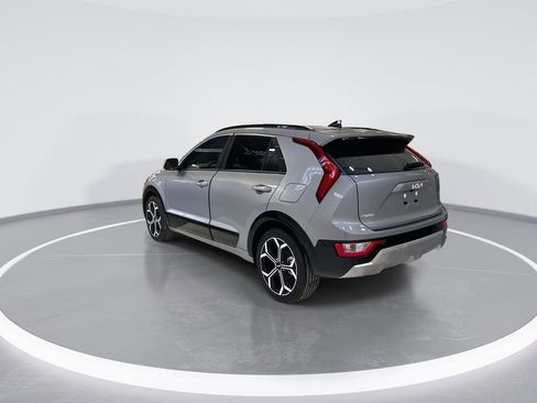 Used 2025 Kia Niro EX Touring image 6