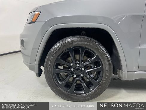 Used 2021 Jeep Grand Cherokee Laredo X AWD/4WD image 10
