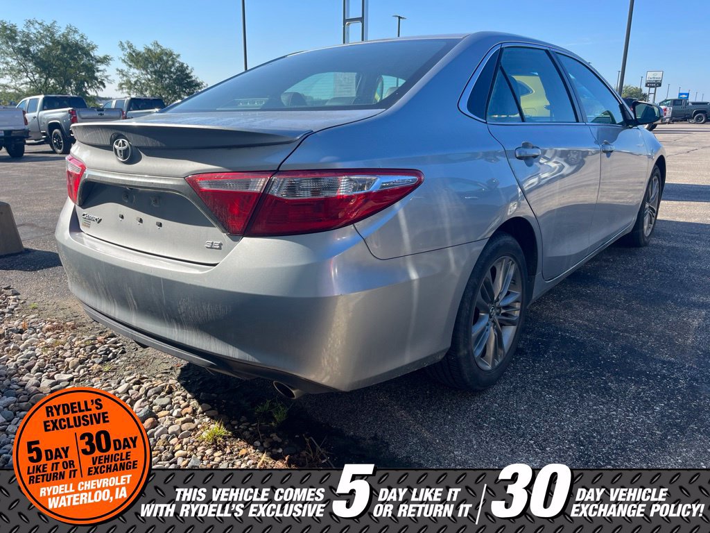 Used 2016 Toyota Camry SE FWD image 3