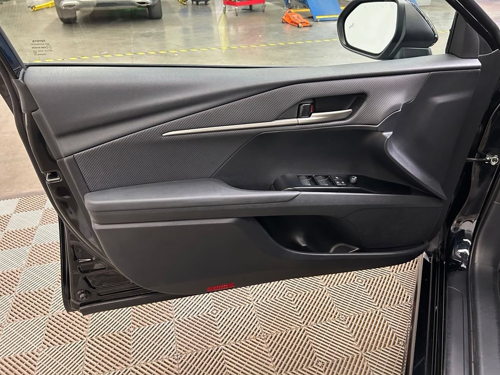 Used 2025 Toyota Camry SE FWD image 21