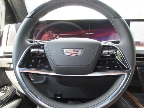 New 2026 Cadillac Escalade ESV Platinum Sport w/ LPO, ONYX Package AWD/4WD image 25