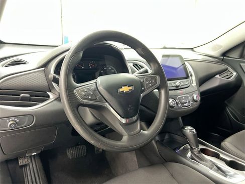 Used 2019 Chevrolet Malibu LS image 10