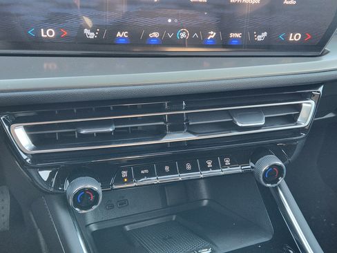 New 2026 Chevrolet Traverse LT w/ Midnight/Sport Edition FWD image 15