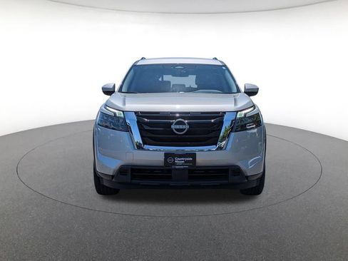 Used 2025 Nissan Pathfinder SV AWD/4WD image 2