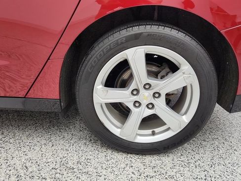 Used 2018 Chevrolet Volt LT FWD image 9