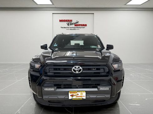 Used 2025 Toyota 4Runner SR5 AWD/4WD image 8