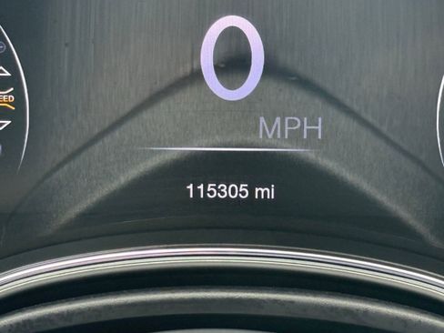 Used 2017 Jeep Grand Cherokee Altitude image 42