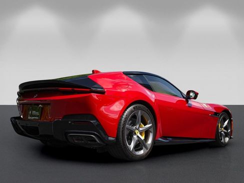 Certified 2025 Ferrari 12Cilindri RWD image 3