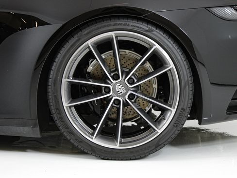 Used 2020 Porsche 911 Carrera RWD image 22