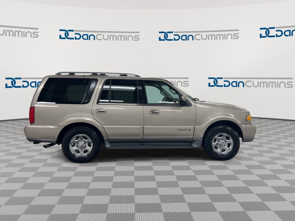 Used 2001 Lincoln Navigator 4WD image 9
