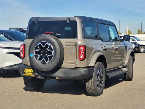 New 2025 Ford Bronco Outer Banks image 4