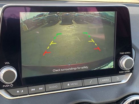 Used 2025 Nissan Sentra SV image 17