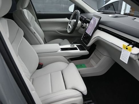 Used 2025 Volvo EX90 Ultra image 37