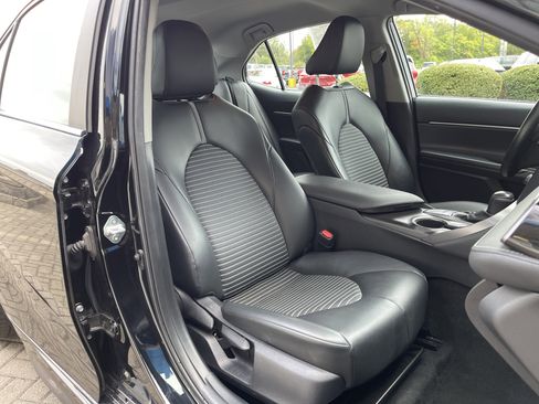 Used 2023 Toyota Camry SE image 31