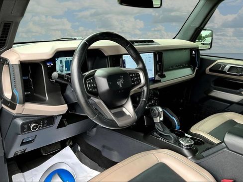Certified 2022 Ford Bronco Wildtrak AWD/4WD image 19