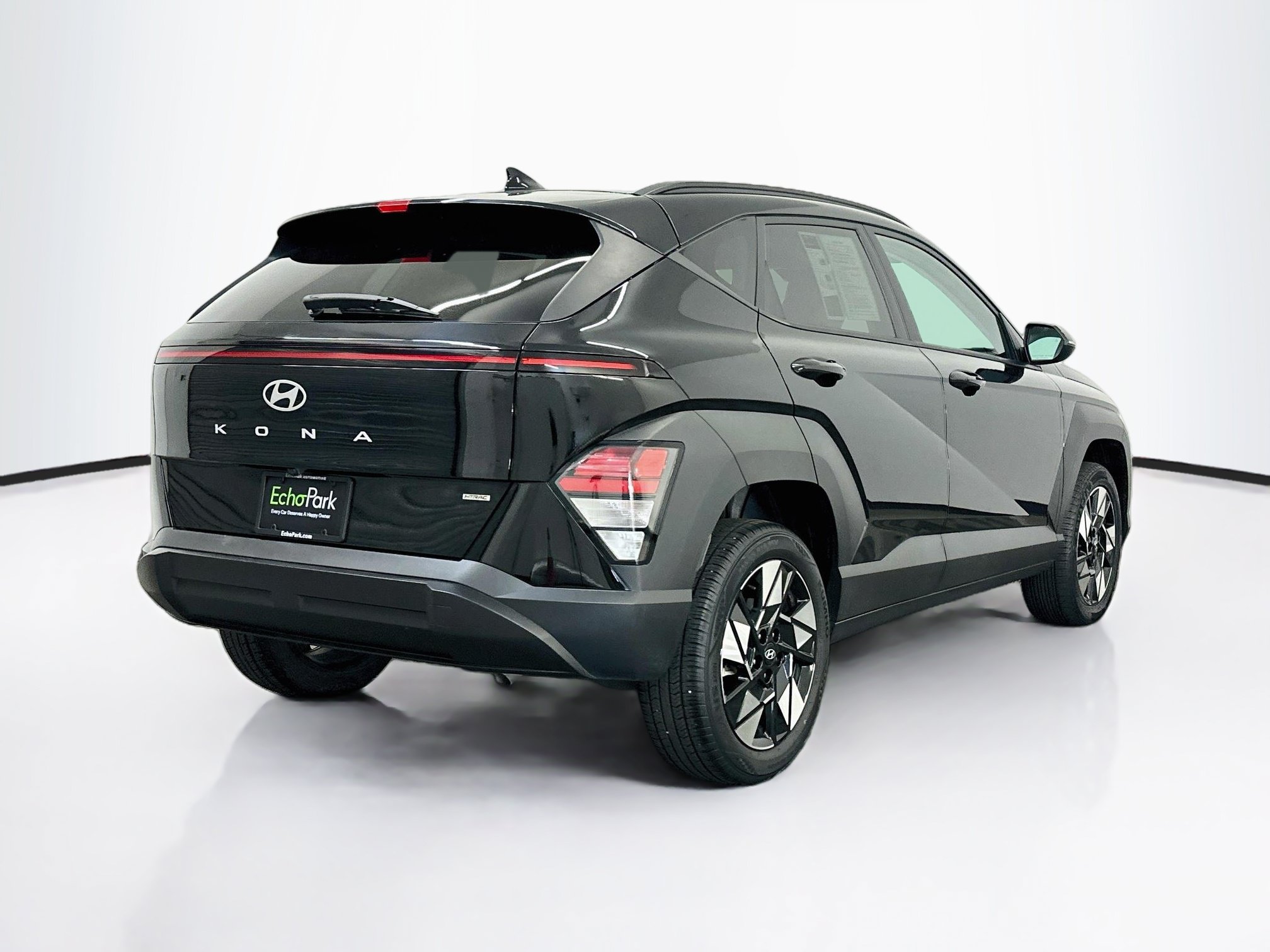 Used 2024 Hyundai Kona SEL AWD/4WD image 9