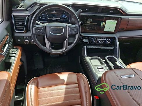 Used 2025 GMC Sierra 2500 Denali Ultimate AWD/4WD image 11