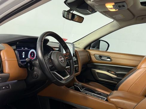 Used 2024 Nissan Pathfinder Platinum image 22