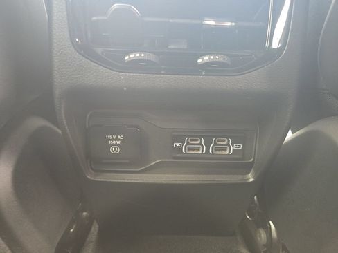 Used 2023 Jeep Grand Cherokee Altitude AWD/4WD image 19
