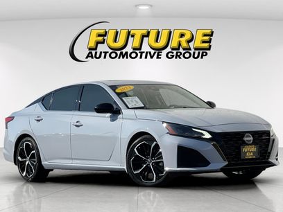 Used 2023 Nissan Altima 2.5 SR w/ SR Premium Package