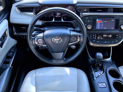 Used 2013 Toyota Avalon XLE image 5