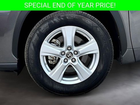 Used 2021 Toyota Highlander LE image 33