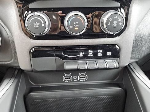 New 2026 RAM 1500 Express AWD/4WD image 19