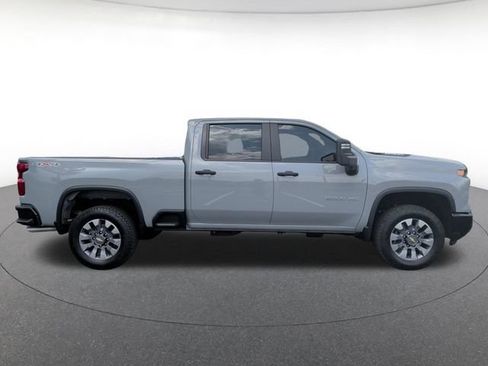 Used 2025 Chevrolet Silverado 2500 Custom AWD/4WD image 7