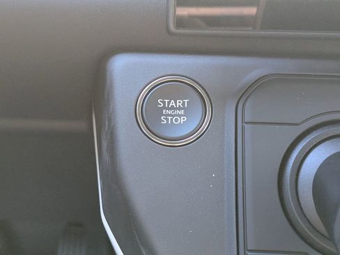 New 2026 Land Rover Defender 110 X-Dynamic SE image 31