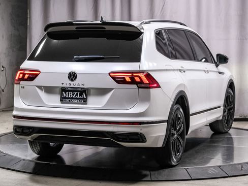 Used 2022 Volkswagen Tiguan SE R-Line FWD image 4