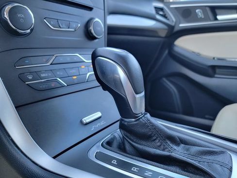 Used 2016 Ford Edge SEL w/ Equipment Group 201A AWD/4WD image 30