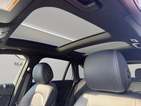 Used 2021 Mercedes-Benz GLC 300 4MATIC image 24