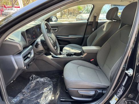 Used 2025 Kia K4 FWD image 27