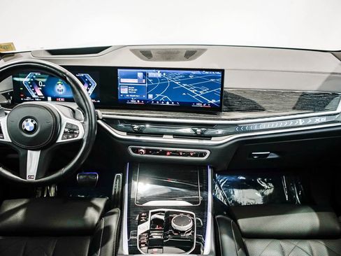 Used 2024 BMW X5 xDrive40i w/ M Sport Package image 12