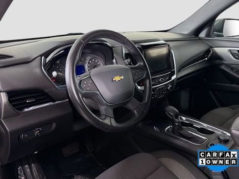 Used 2022 Chevrolet Traverse LT image 9