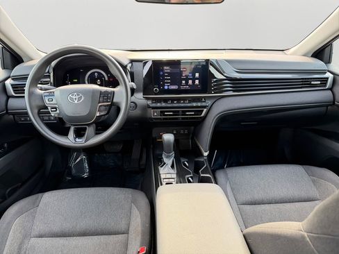 Used 2025 Toyota Camry LE image 16