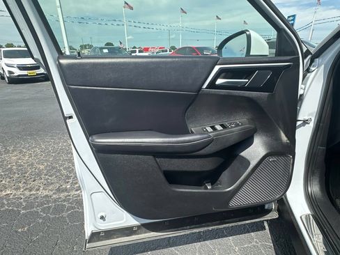 Used 2025 Mitsubishi Outlander SE FWD image 10