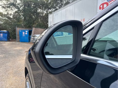 Used 2023 Buick Envision Avenir image 17