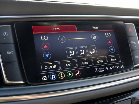 Used 2024 Buick Enclave Premium image 22